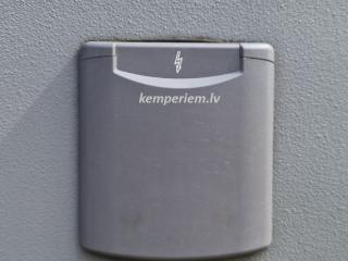 Kontaktligzda ar magnētisku vāciņu - antracīts
