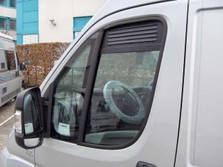 Fiat Ducato no 06/2006-2014, priekšējo logu ventilācijas komplekts ar moskītu sietiem